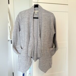 Elegant Women's Light Gray Open Cardigan